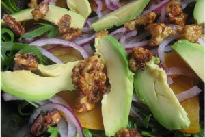 Vegan Rucola Salad with Candied Walnuts and Maple Dressing Vegan Rucola Salad with Candied Walnuts and Maple Dressing